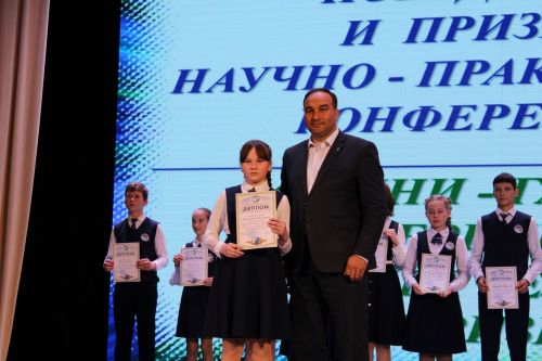 Балтач гимназиясенең хисап кичәсеннән фоторепортаж