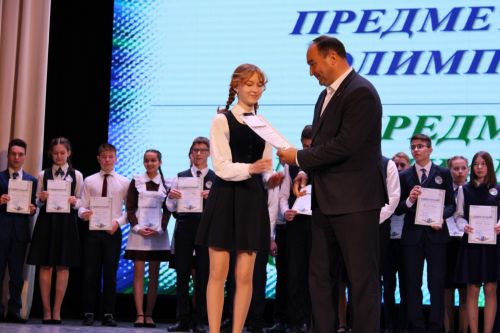 Балтач гимназиясенең хисап кичәсеннән фоторепортаж