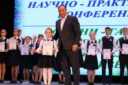 Балтач гимназиясенең хисап кичәсеннән фоторепортаж