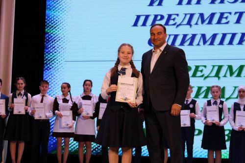 Балтач гимназиясенең хисап кичәсеннән фоторепортаж