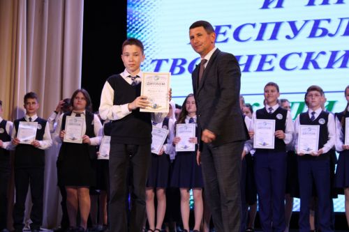 Балтач гимназиясенең хисап кичәсеннән фоторепортаж