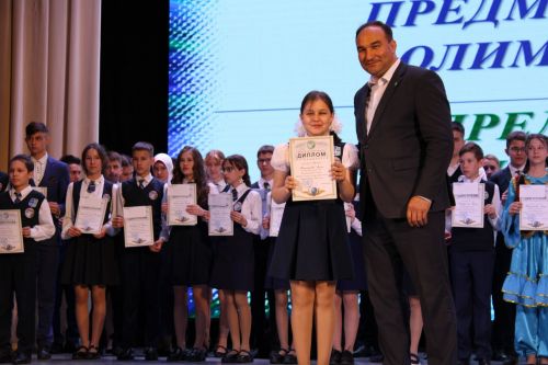 Балтач гимназиясенең хисап кичәсеннән фоторепортаж