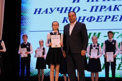 Балтач гимназиясенең хисап кичәсеннән фоторепортаж