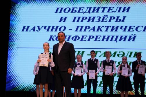 Балтач гимназиясенең хисап кичәсеннән фоторепортаж