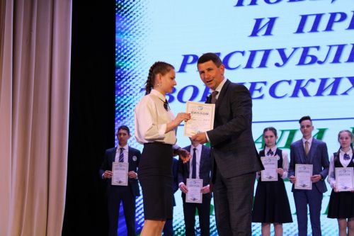 Балтач гимназиясенең хисап кичәсеннән фоторепортаж