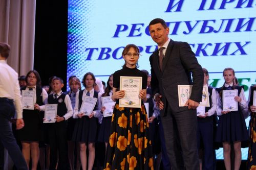 Балтач гимназиясенең хисап кичәсеннән фоторепортаж