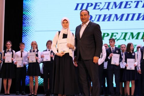 Балтач гимназиясенең хисап кичәсеннән фоторепортаж