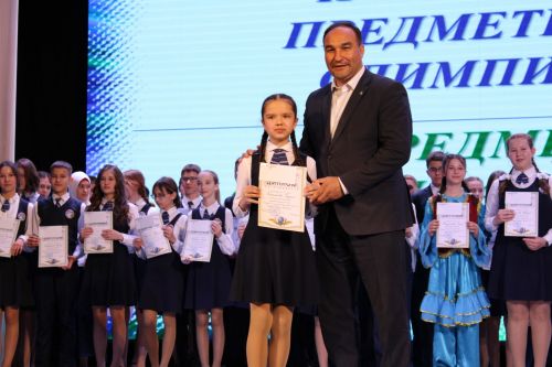 Балтач гимназиясенең хисап кичәсеннән фоторепортаж