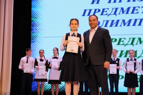 Балтач гимназиясенең хисап кичәсеннән фоторепортаж