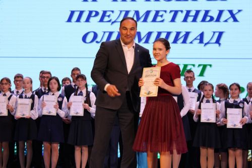 Балтач гимназиясенең хисап кичәсеннән фоторепортаж
