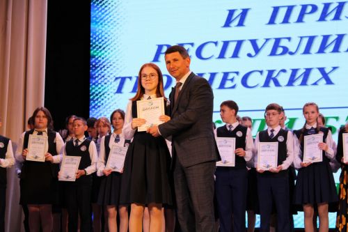 Балтач гимназиясенең хисап кичәсеннән фоторепортаж