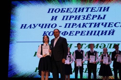 Балтач гимназиясенең хисап кичәсеннән фоторепортаж