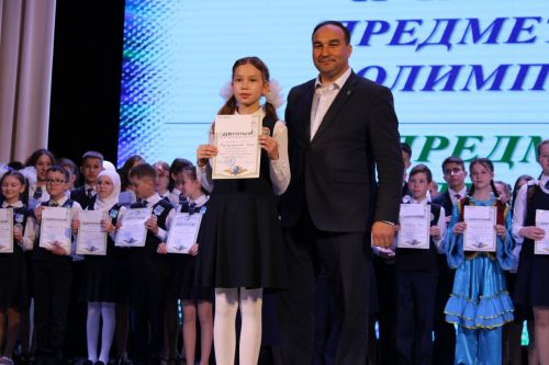 Балтач гимназиясенең хисап кичәсеннән фоторепортаж