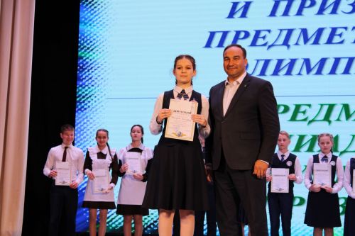 Балтач гимназиясенең хисап кичәсеннән фоторепортаж