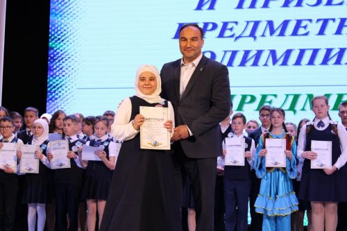 Балтач гимназиясенең хисап кичәсеннән фоторепортаж