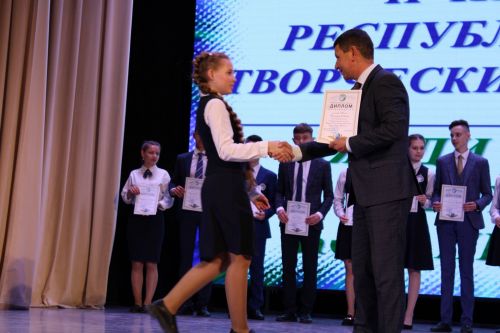 Балтач гимназиясенең хисап кичәсеннән фоторепортаж