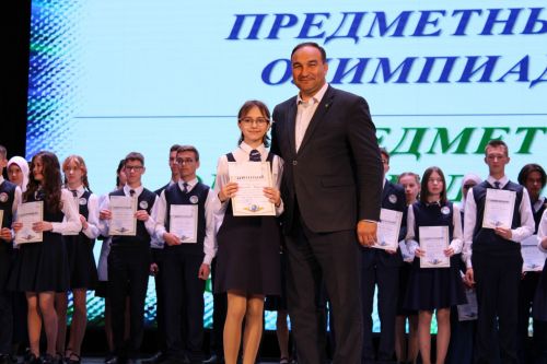 Балтач гимназиясенең хисап кичәсеннән фоторепортаж