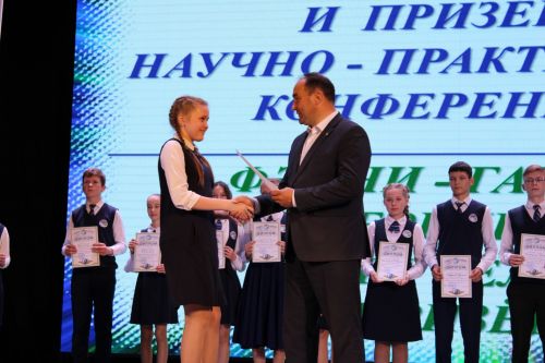 Балтач гимназиясенең хисап кичәсеннән фоторепортаж