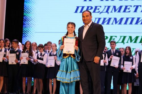 Балтач гимназиясенең хисап кичәсеннән фоторепортаж