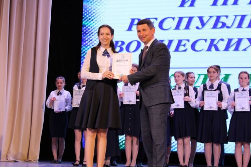 Балтач гимназиясенең хисап кичәсеннән фоторепортаж