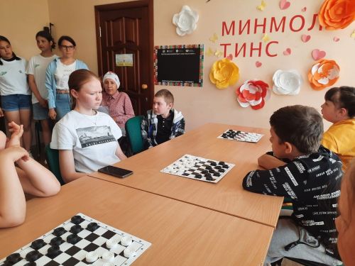 «Факел»  клубында кемнәр өчен шашка буенча турнир узган? (фото)