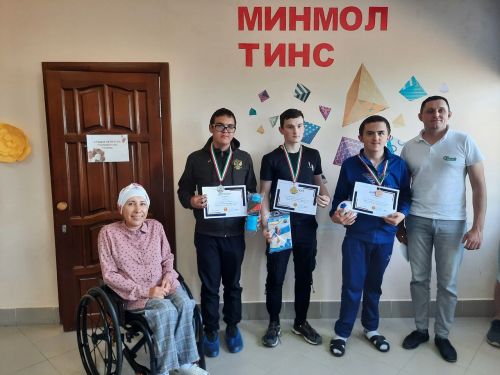 «Факел»  клубында кемнәр өчен шашка буенча турнир узган? (фото)