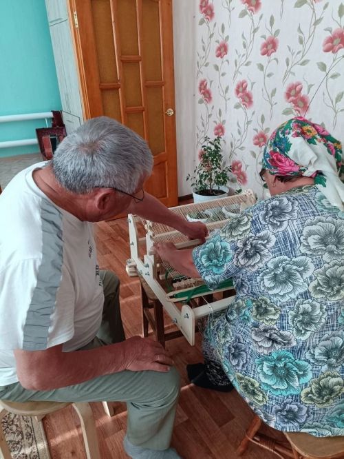 Чутайга палас сугарга өйрәнер өчен Теләчедән үк киләләр (фото)
