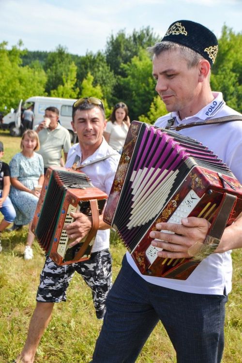 Урамнарга моңнар бирә  Ямьле авыл кичләре