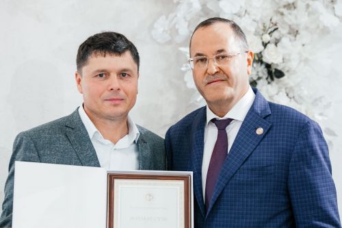 Эшен белгән кешегә алтындыр ла бу дөнья...