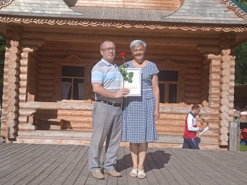 Физ­куль­ту­ра­­чы­лар кө­не киң масштабта билгеләп үтелде (бик куп фото)