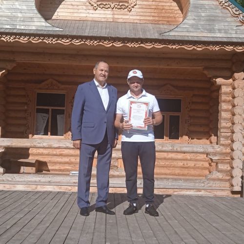 Физ­куль­ту­ра­­чы­лар кө­не киң масштабта билгеләп үтелде (бик куп фото)