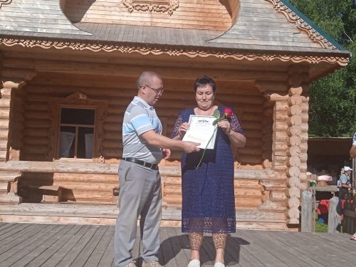 Физ­куль­ту­ра­­чы­лар кө­не киң масштабта билгеләп үтелде (бик куп фото)