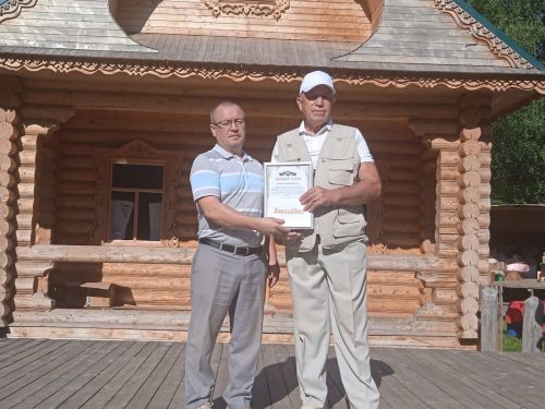 Физ­куль­ту­ра­­чы­лар кө­не киң масштабта билгеләп үтелде (бик куп фото)