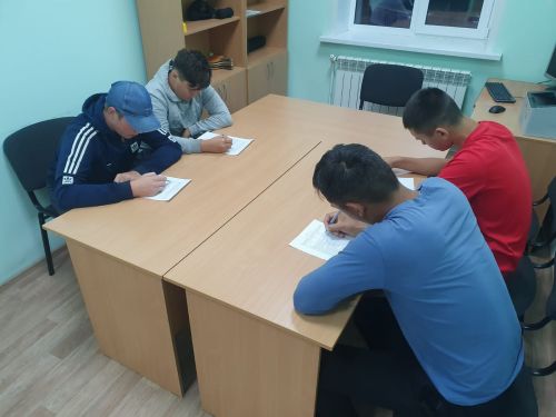 МБУ Батыр яшьләр үзәге «СПИД турында нәрсә беләсең» дип исемләнгән анкета үткәрде (фото)