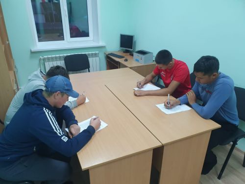 МБУ Батыр яшьләр үзәге «СПИД турында нәрсә беләсең» дип исемләнгән анкета үткәрде (фото)
