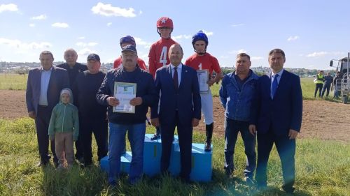 Балтачта Республика көне уңаеннан ат чабышы булды (фото)