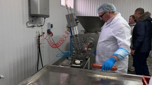 Район башлыгы  Кунырда шәхси эшмәкәр Алмаз Гыйләҗев ширкәтендә булды (фото)