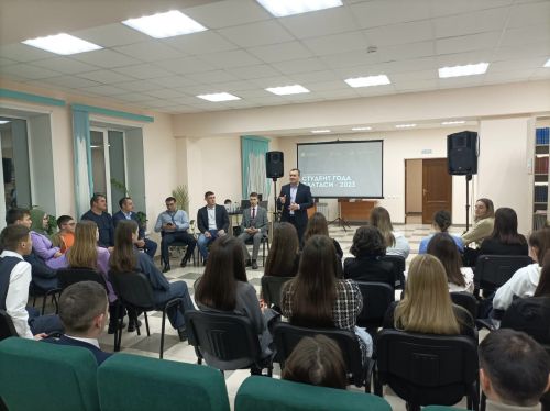 Бөрбаш авыл китапханәсендә районыбызның яшьләре белән җанлы очрашу уздырылды (фото)