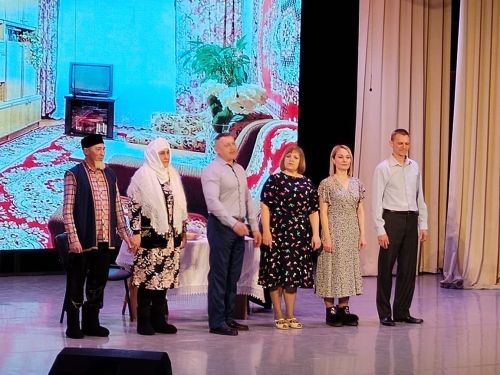 Балтач мәктәбе укучылары махсус хәрби операциядәге райондашларыбызга ярдәм итү йөзеннән концерт оештырды (фото, видео)