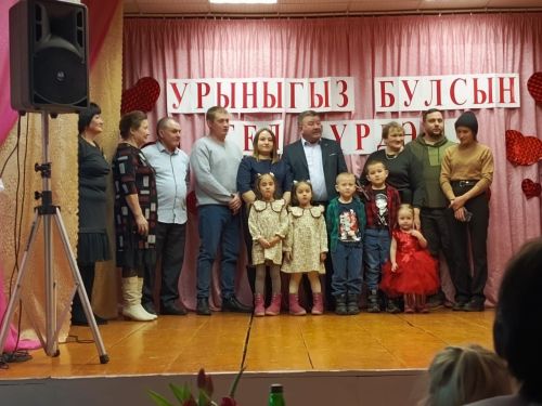 Шодада лаеклы ялга китүчеләр өчен “Урыныгыз булсын гел түрдә” дип исемләнгән зур бәйрәм оештырдылар (фото)
