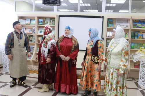 Балтач үзәк китапханәсе асыл затлар җыелды (фото)