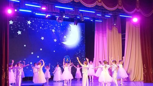 «Артистлар Казаннан килделәр, дип ялгыша күрмәгез... Үзебезнекеләр!» (фото)