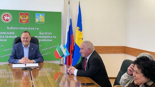 Балтачта язучылар район башлыгында булдылар (фото)