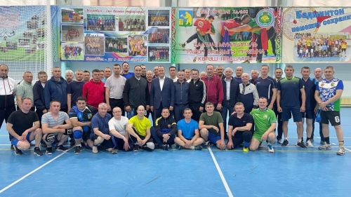Балтачта «Игелекле уен» дип аталган волейбол буенча хәйрия турниры уздырылды (фото)