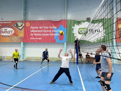 Балтачта «Игелекле уен» дип аталган волейбол буенча хәйрия турниры уздырылды (фото)