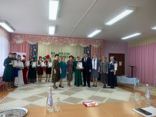 «Иң милли тәрбияче- 2024» бәйгесендә Гөлназыбыз Гран-при иясе булды (фото)