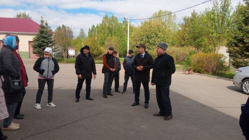 Харис Бәдретдинович бакча серләренә төшендерде (фото)