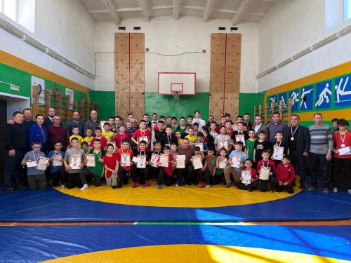 Азат Зыятдинов истәлегенә узган көрәш ярышларында кемнәр җиңде? (фото)