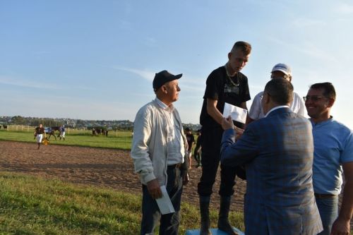 Балтачта Республика көненә багышланган ат чабышы үткәрелде (фото)