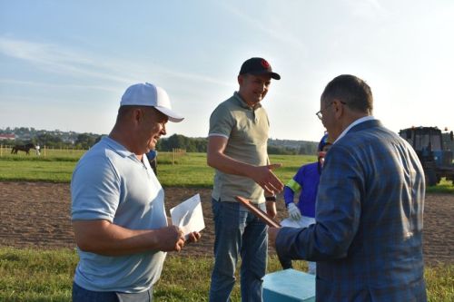 Балтачта Республика көненә багышланган ат чабышы үткәрелде (фото)